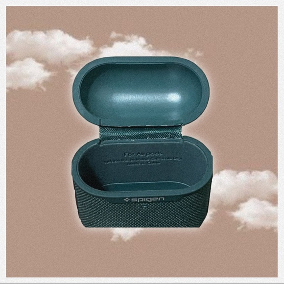 ♥︎ SPIGEN AirPods Case Urban Fit ♥︎ - Picture 4 of 4
